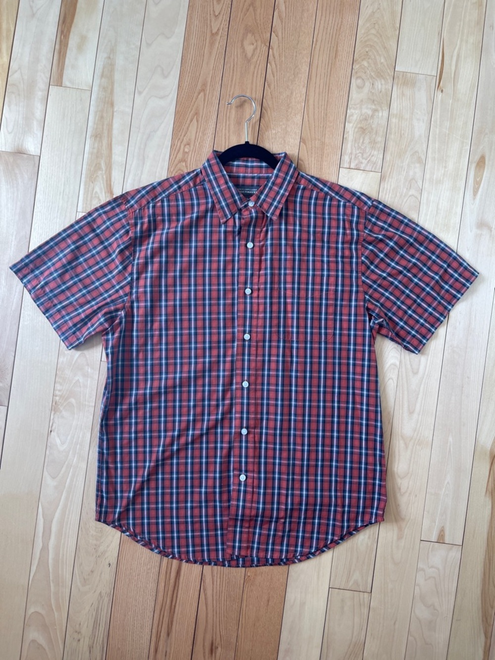 Denver Hayes Plaid Short Sleeve Button‑Up Shirt – Men’s M